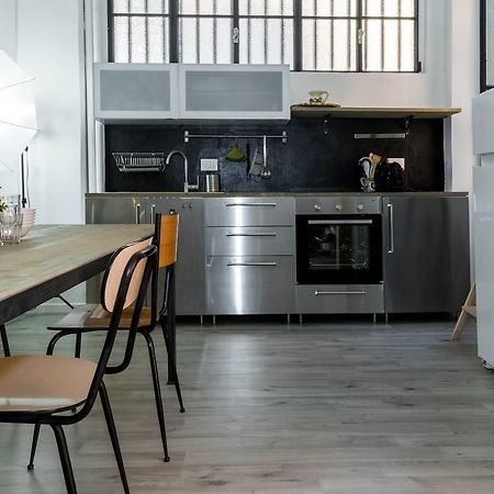 Joivy Exclusive Apt For 4 In Navigli Near Parks Milan Luaran gambar